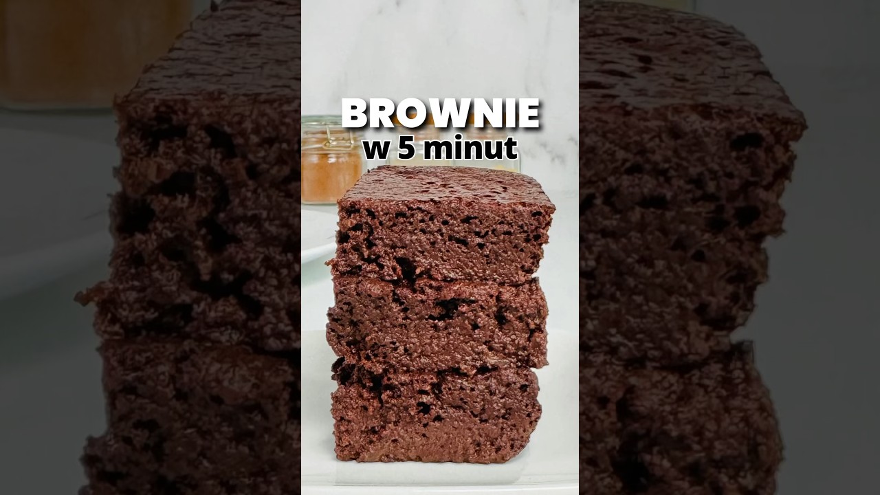 🍫 Mocno czekoladowe brownie w 5 minut. Przepis w przypiętym komentarzu.