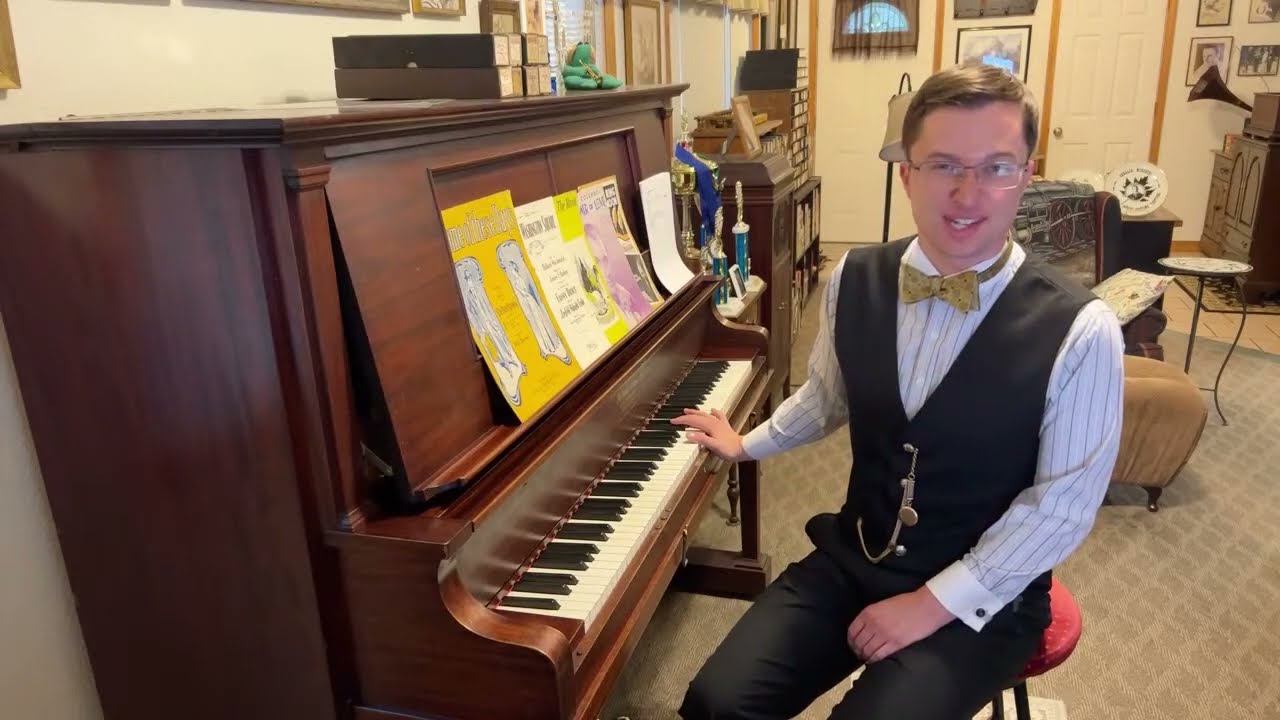 Adam Swanson LIVE (“Crooners, Vaudevillians, and Street Singers”)