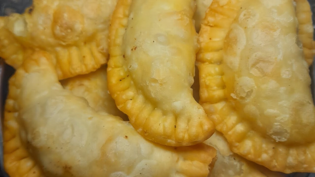 🥟 Mawa Karanji (Khoya Gujiya)