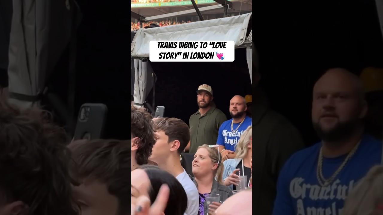 #TravisKelce SMILES big as #TaylorSwift sings &ldquo;Love Story&rdquo; in London 💘 🎥: daylightlover28 #shorts