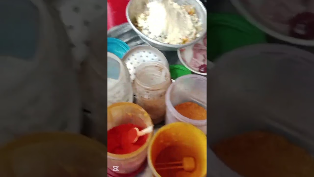 আজকে সকালে ঘুম থেকে উঠে দেখি অনেক বাতাস মনে হয় অনেক বৃষ্টি হবে। 