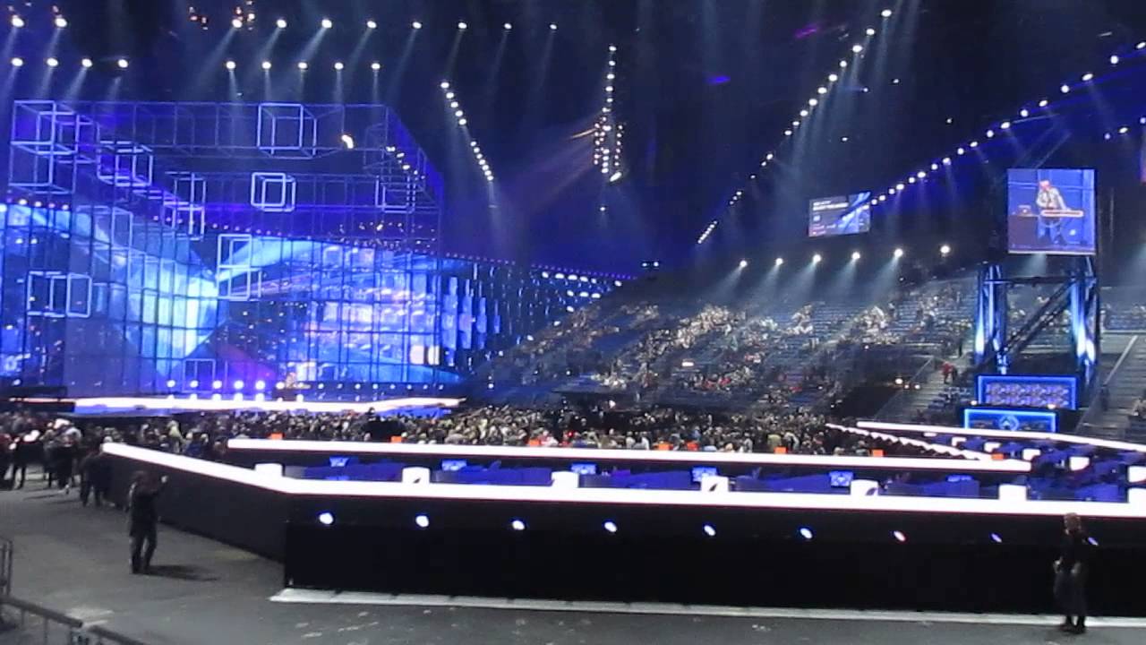 B&W Hallrene 2 hours before the second semifinal of Eurovision 2014