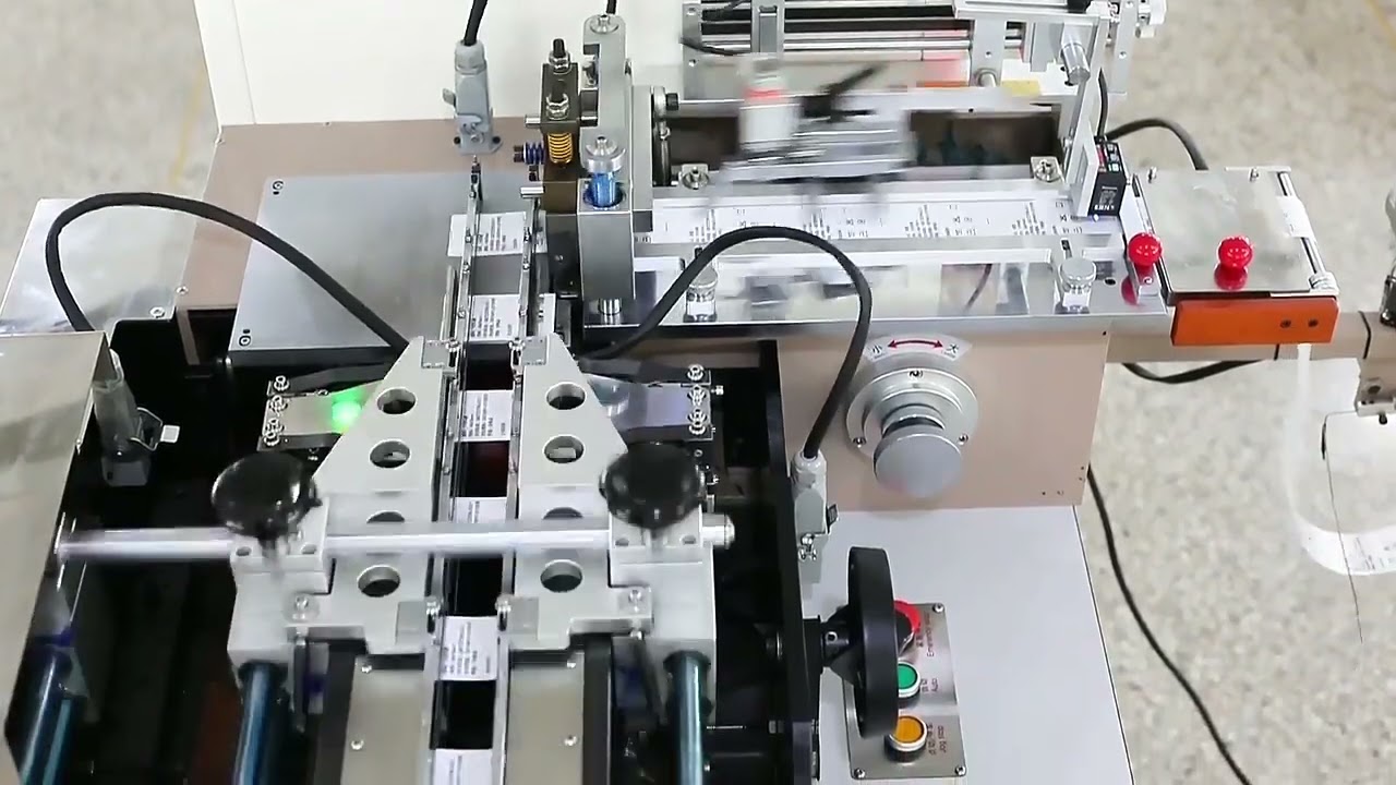 Automatic Clothing Garment Woven Fabric Label Cut and Fold Machine for Satin Ribbon Cotton Tape