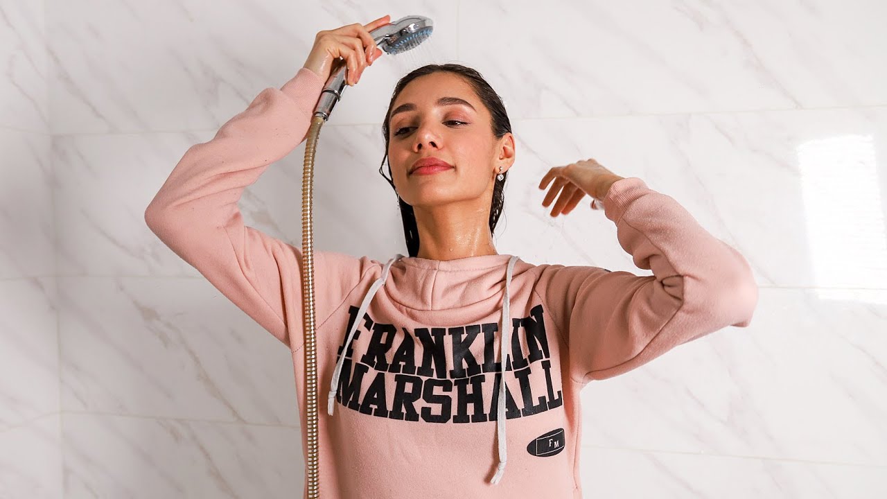 SUPER! BEAUTY MASHA SLOWLY GETTING WET IN THE SHOWER IN A TRACKSUIT [WETLOOKER ID: ms-5399-masha4]