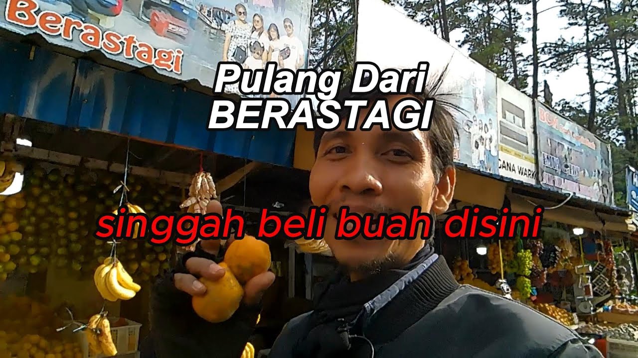 Pulang jalan-jalan di Berastagi singgah beli buah di sini