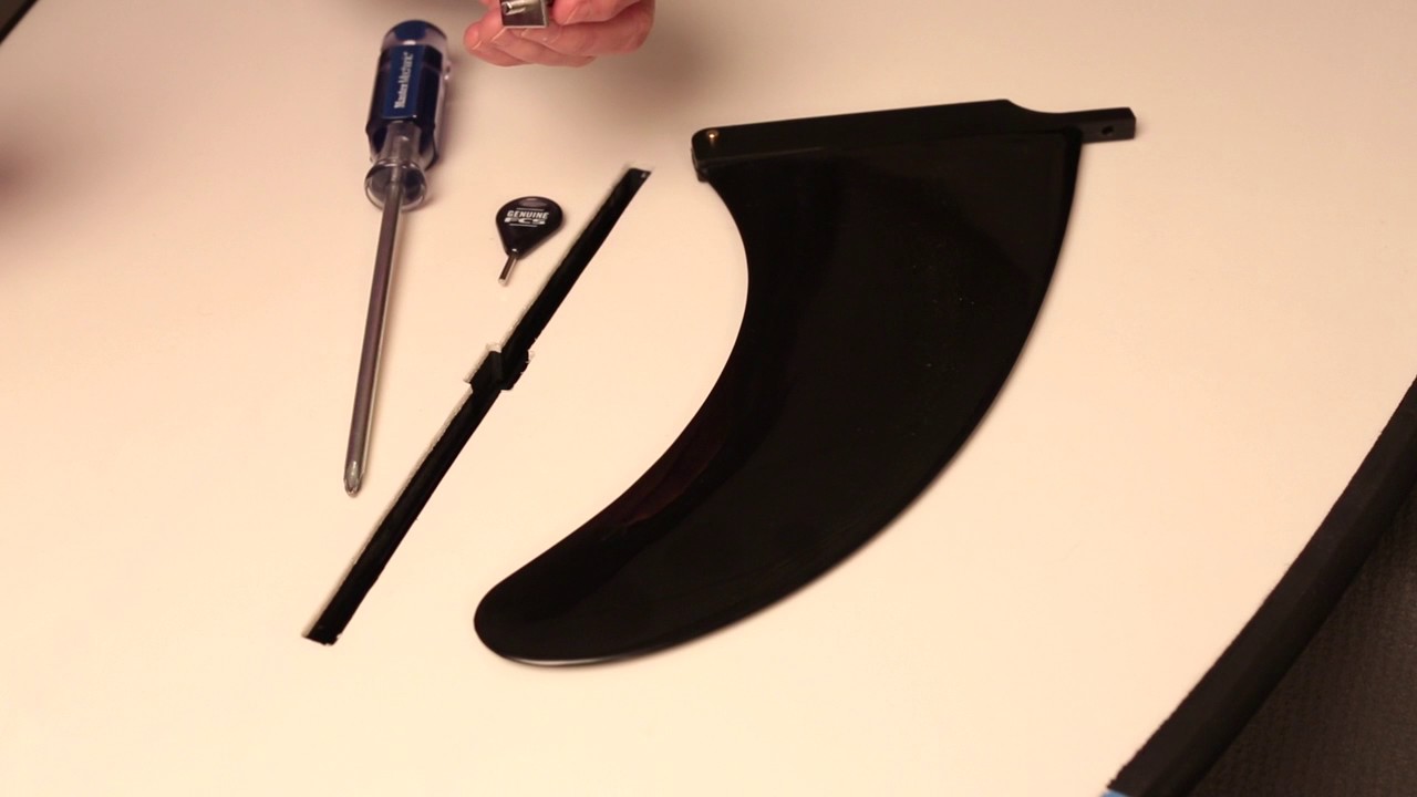 How to attach the fin to a Stand Up Paddleboard