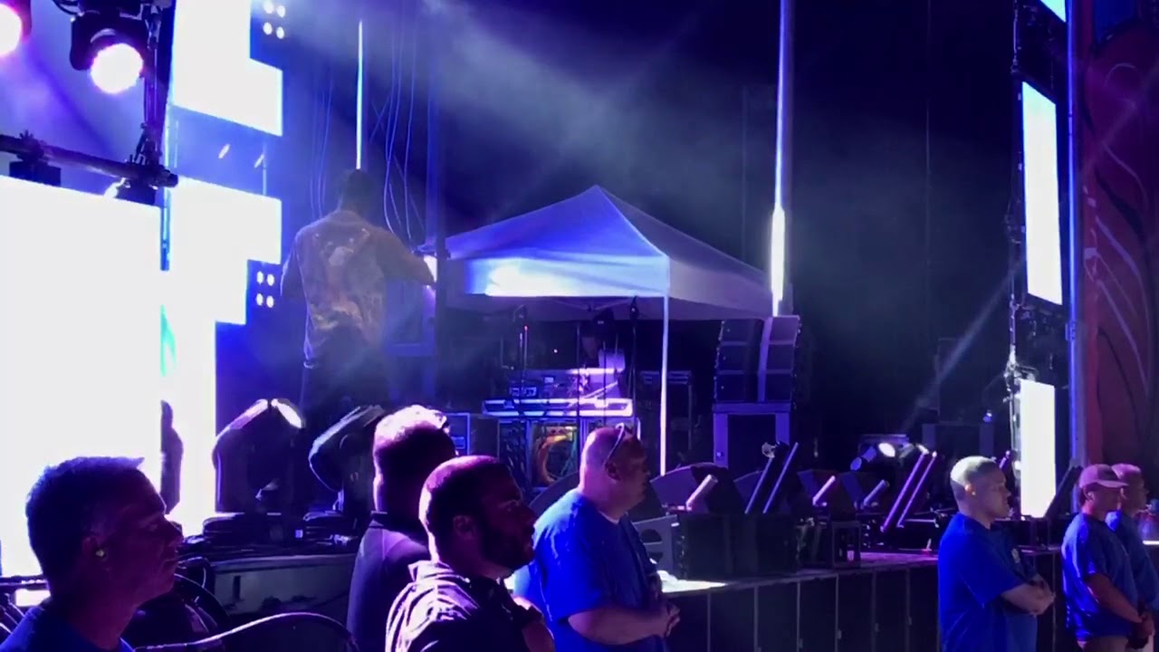 Travis Scott performs BRAND NEW song 