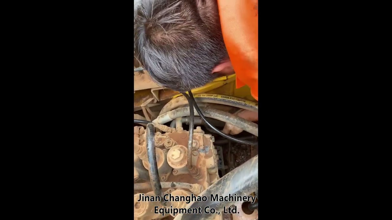 Excavator hydraulic breaker foot pedal valve pilot pipeline installation