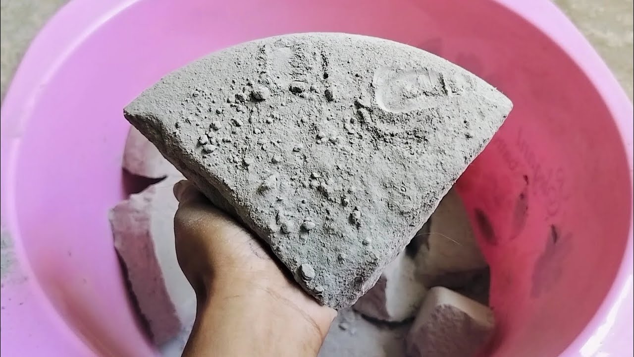 Pure cement dirt 🩶 dry crumbling on tub+ powder play // Cement dirt ASMR 