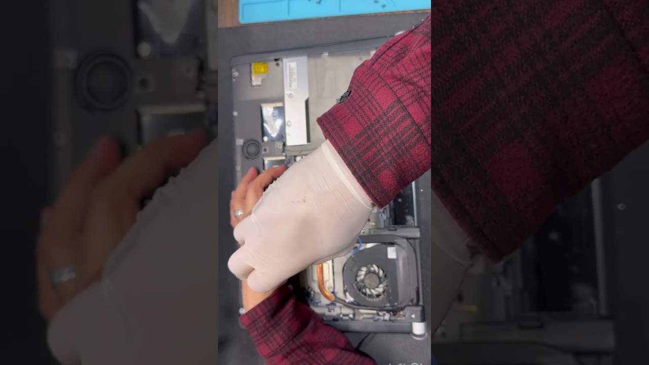 Dell Studio XPS 1647 Screen Replacement @econoemxit