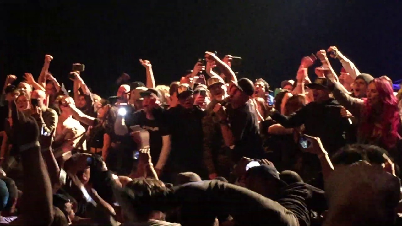 Pennywise -  Crowd on stage -Bro Hymn with Greg Hetson from Bad Religion. LIVE. Ventura..CA.11.01.20