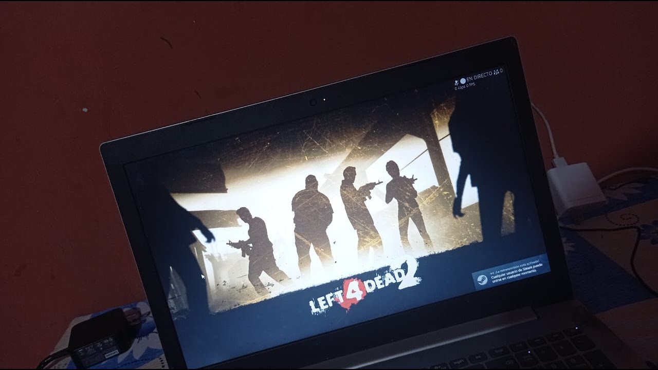 JUGANDO LEFT 4 DEAD 2 (:)