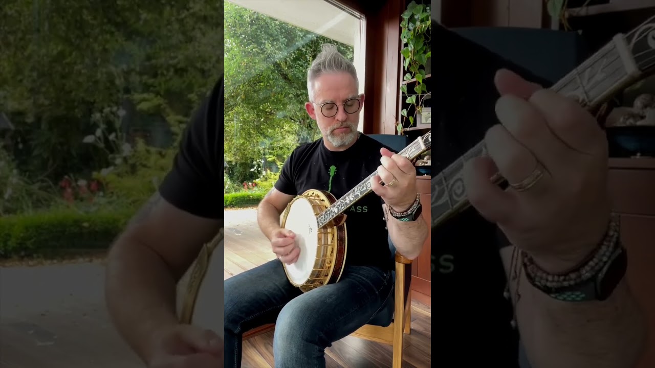 The Gravel Walks reel on Irish Tenor Banjo - @clareenbanjos1057