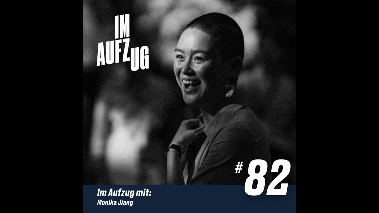 Im Aufzug mit Monika Jiang