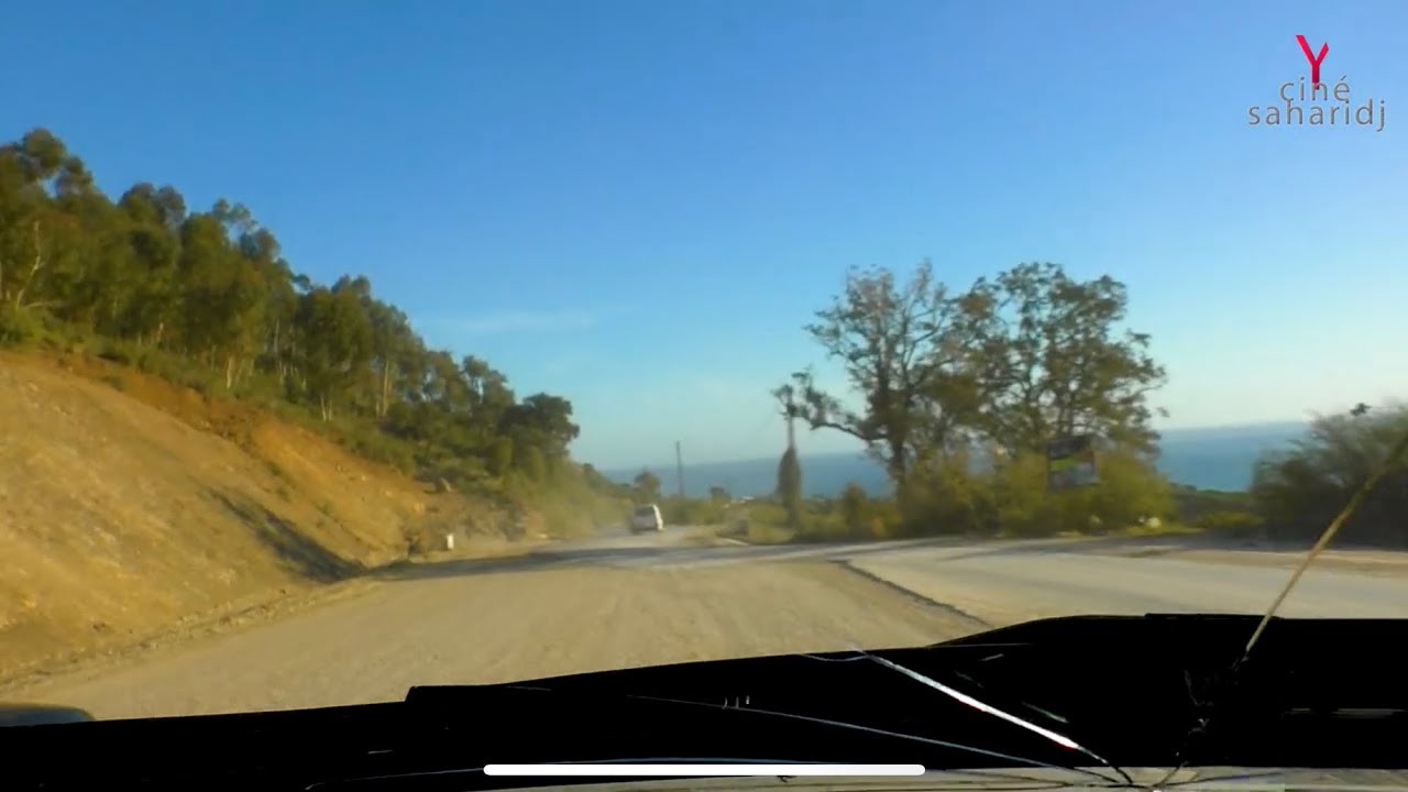 Aghrib | Azeffoun, l’évolution des travaux d’élargissement de la route RN73.