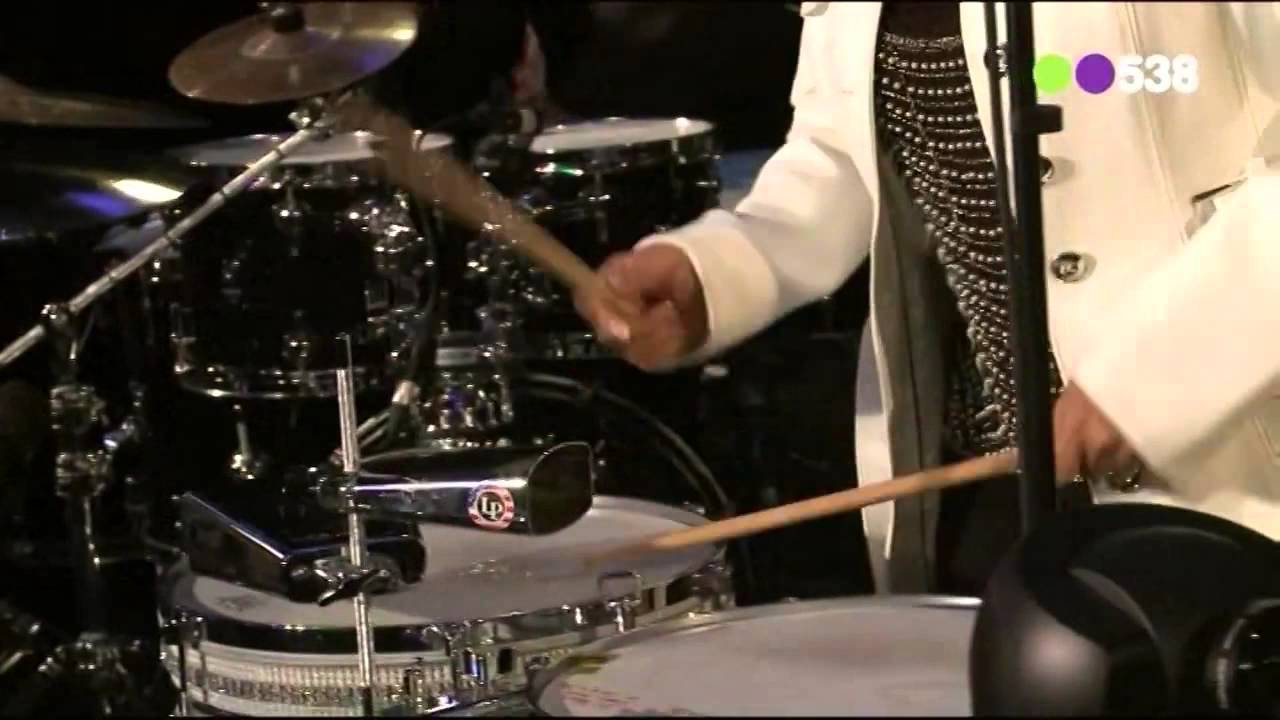 Adam Hawley guitar appearing with Sheila E The Glamorous Life live @ EversStaatOp538