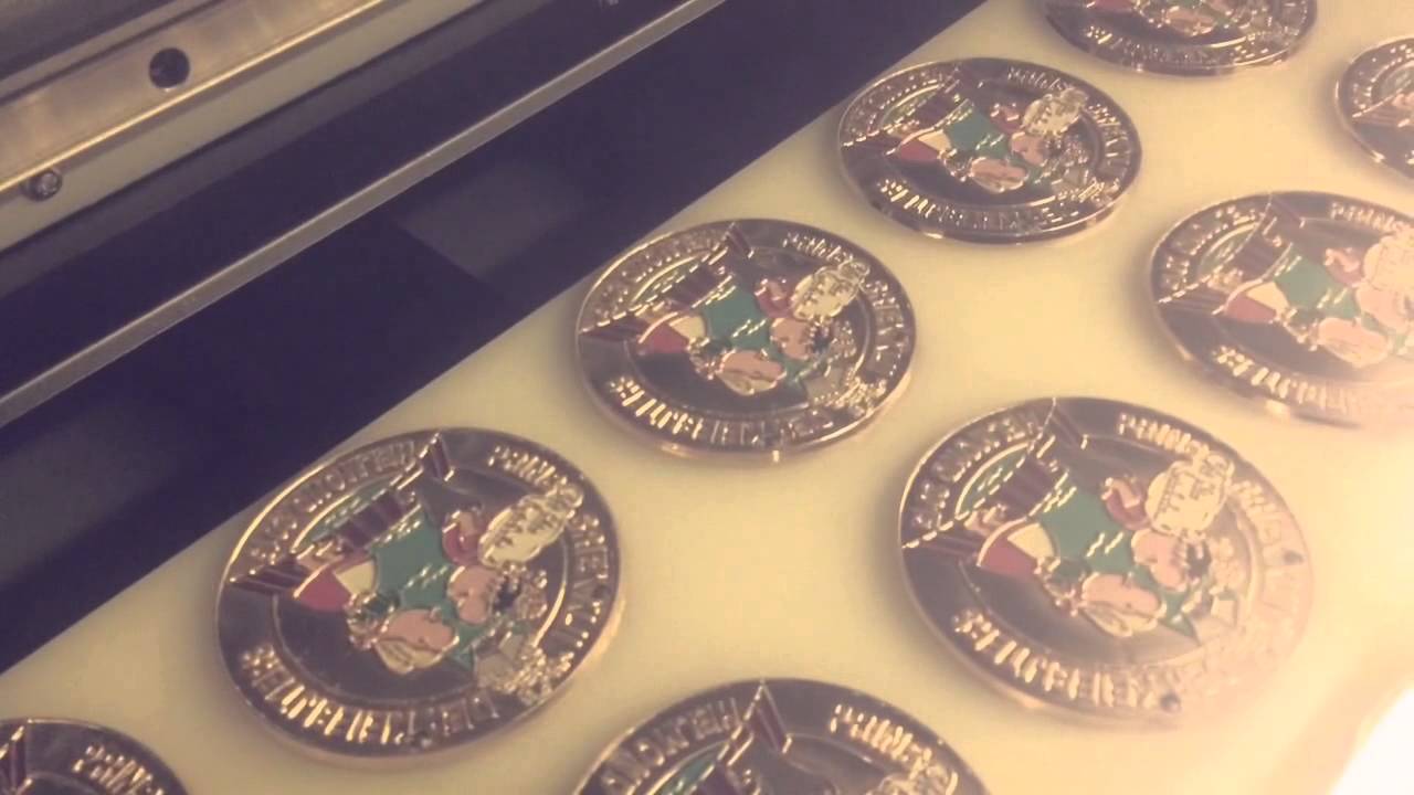 Printing medals with a Roland LEF-20