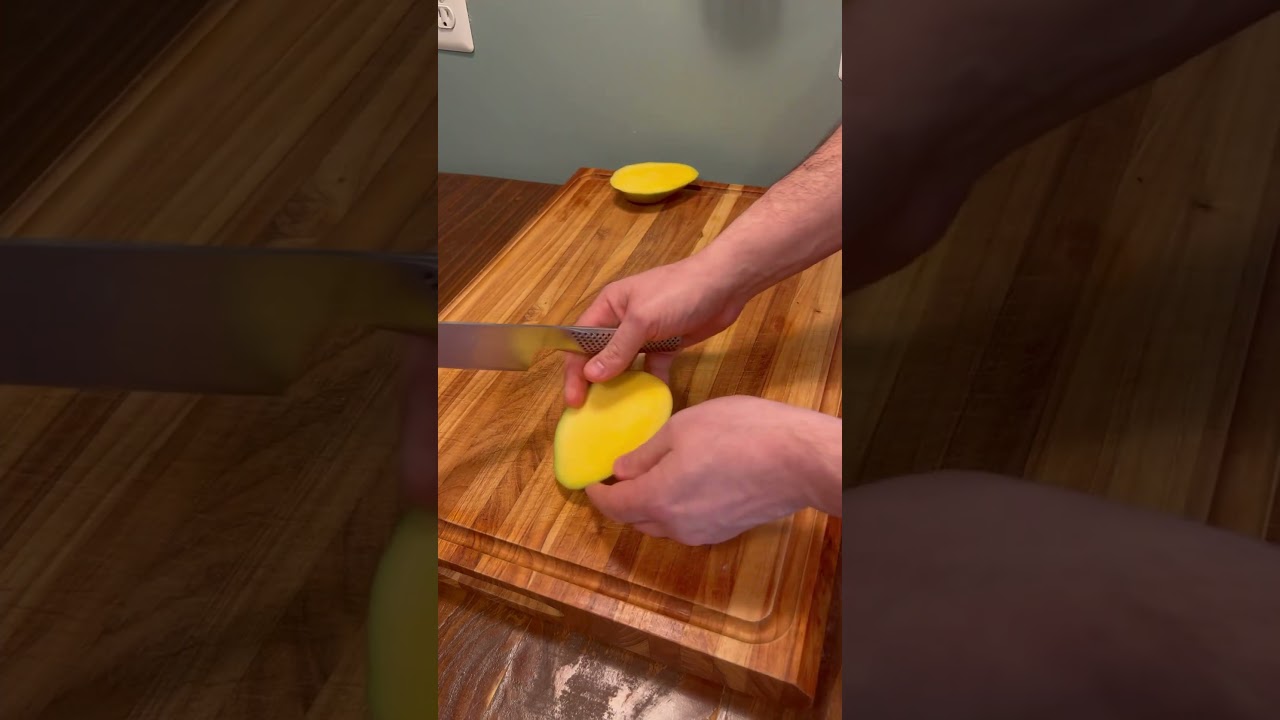 By far the easiest way to peel a Mango 🥭
