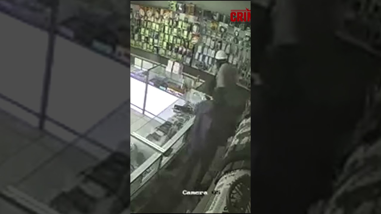2 Robbers Attack on Shopkeeper🥷😮#crime #robbery #crimspot #ytshorts