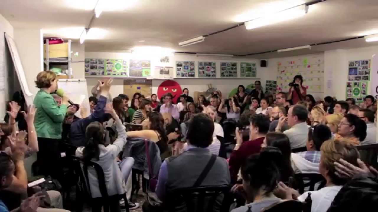 Homenaje de la PAH a Ada Colau