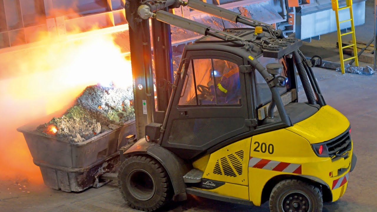 Powerful forklifts for demanding applications [Customer Video] - Linde Material Handling