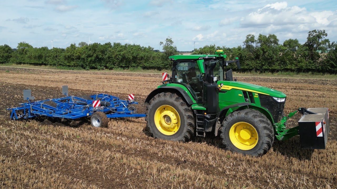 JOHN DEERE 7R 330 mit KÖCKERLING QUADRO Grubber / 4K