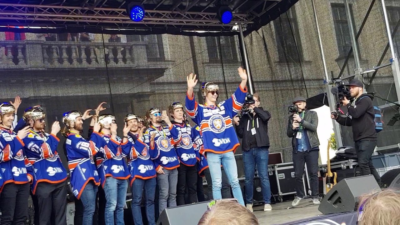 Växjö lakers presenteras på guldfesten på stortorget