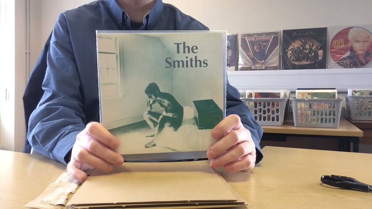 Selling VINYL RECORDS online - Picking today's orders