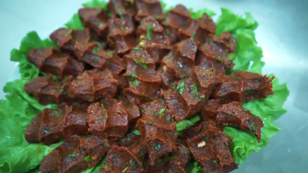 Turkish Raw Meatball Recipe! | How to Make Delicious Raw Meatballs 🥙✨