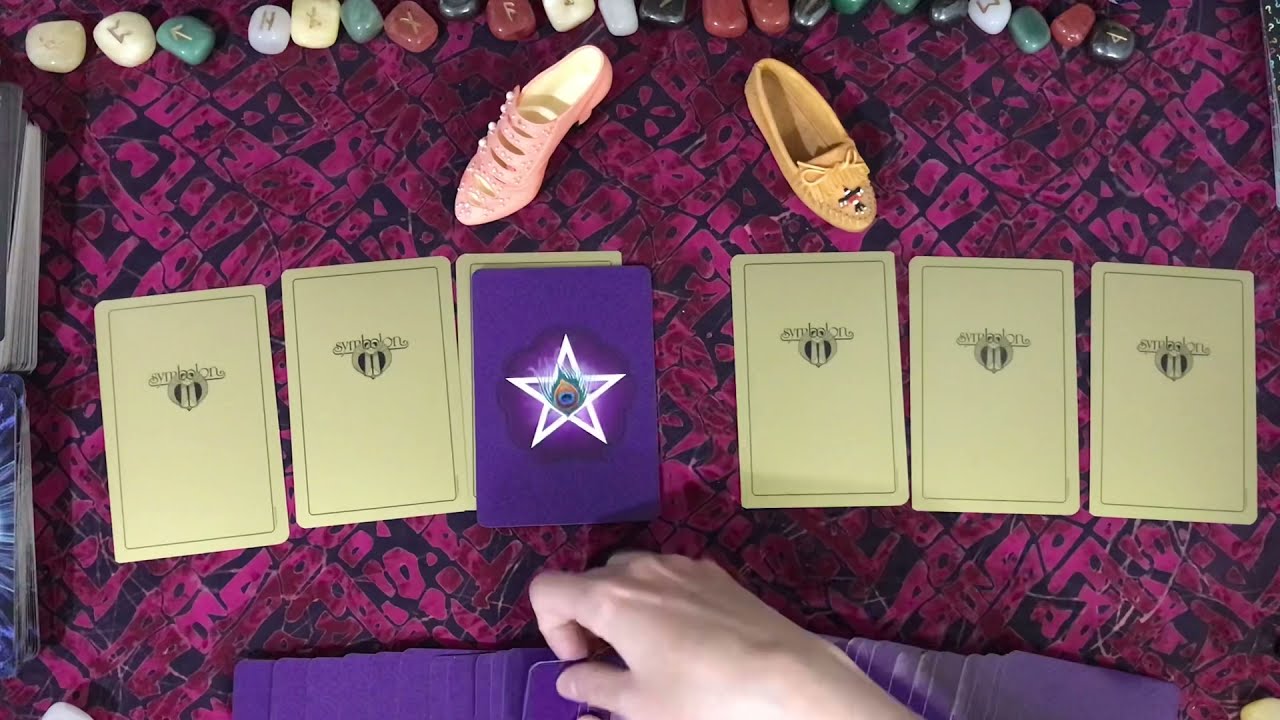 Qu'est-ce qu'il va se passer entre vous en JANVIER ? Tarot interactif intemporel Choisis chaussure