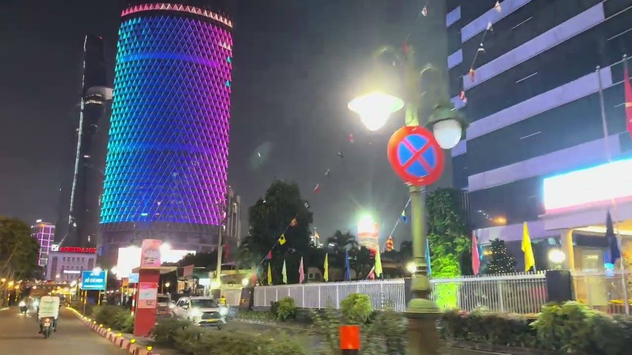 Một thoáng Sài Gòn, tối ngày 28 tháng chạp 🧧🧨