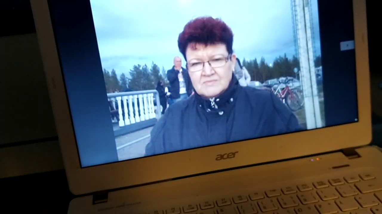 Lauantaipäivää ja tietokone vikkoovikkoovikkoo...