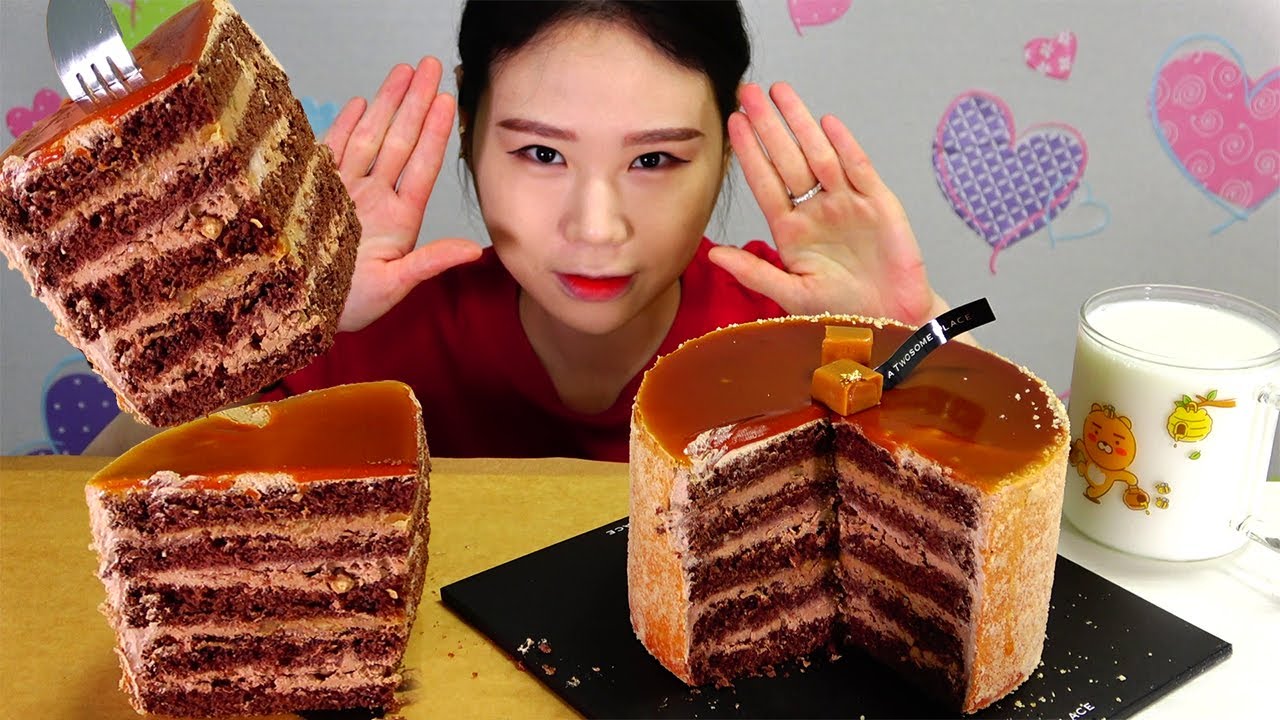 투썸플레이스 솔티드카라멜 케이크 먹방 MUKBANG