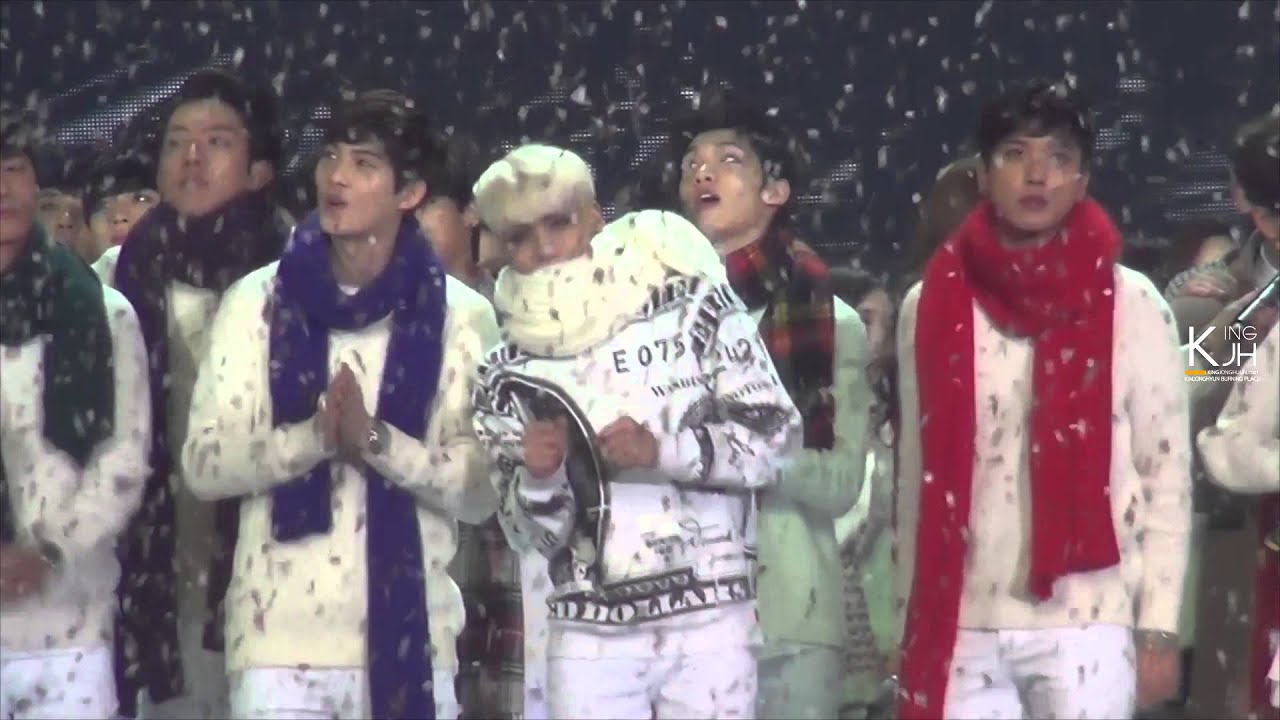 [FANCAM/직캠] 131229 가요대전엔딩 귀여운 종현이ㅎㅅㅎ