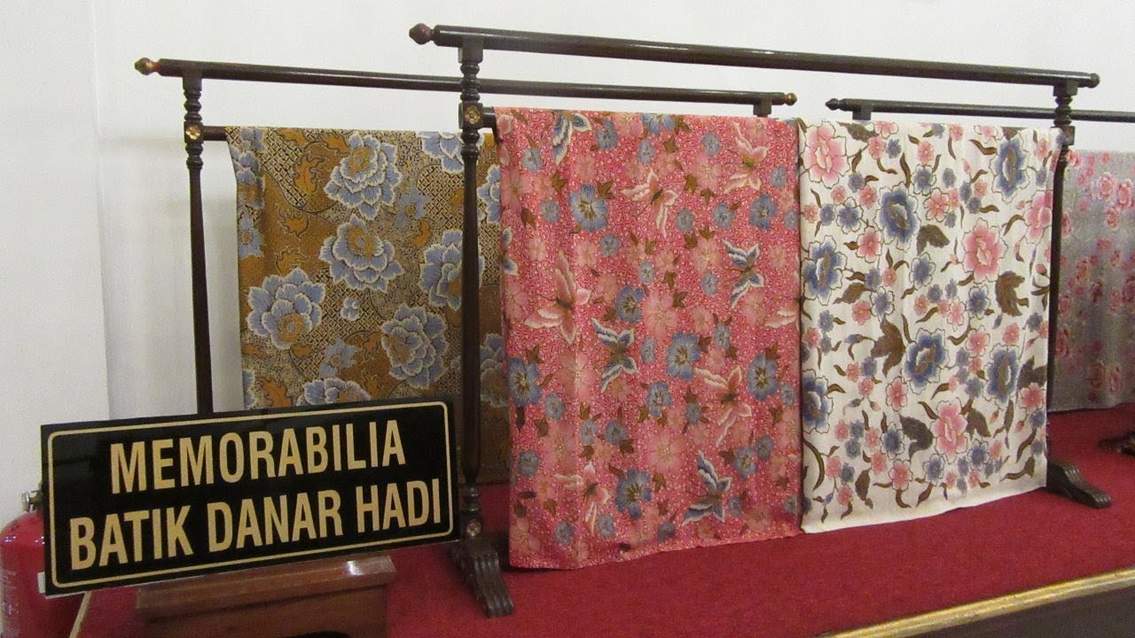 MENGINTIP BATIK DANAR HADI
