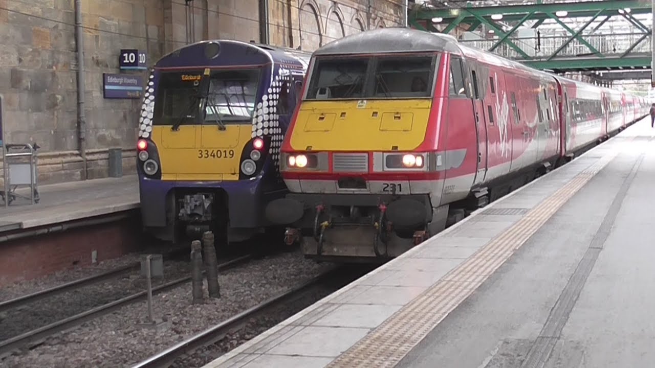 Trains at Edinburgh Waverley | 05/03/2016