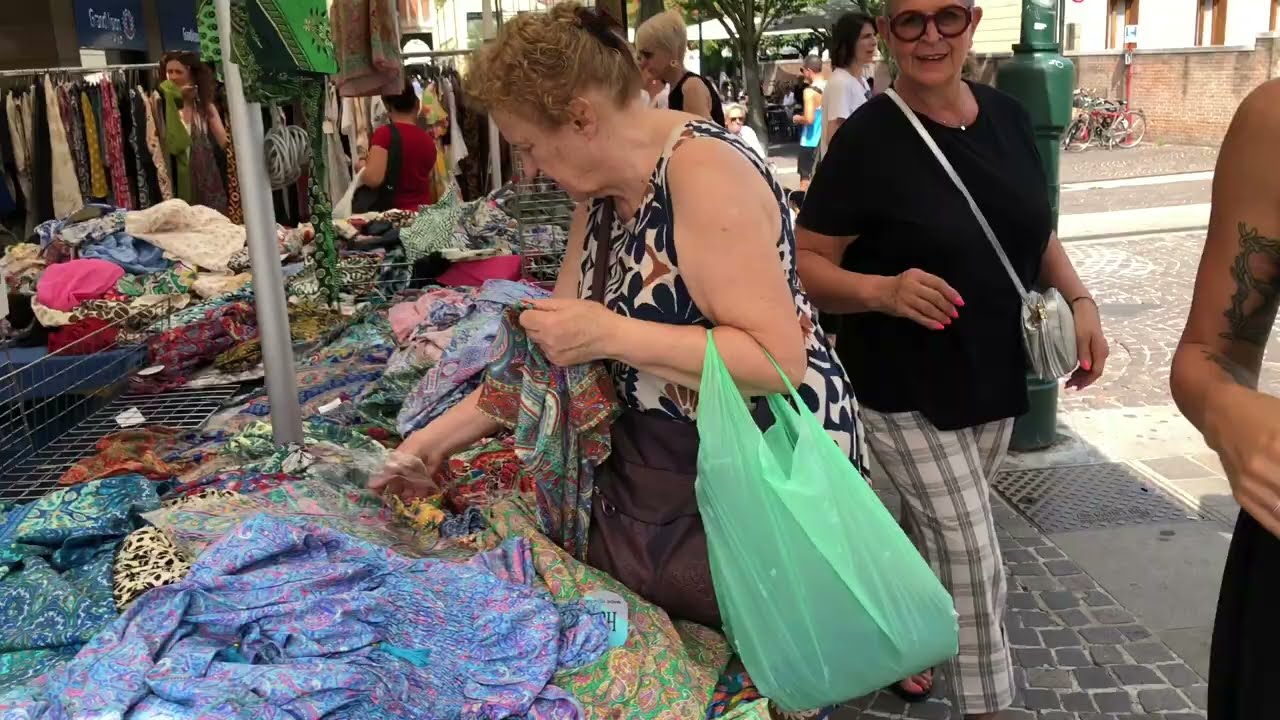 VENICE MESTRE COMMUNITY MARKET | A MUST VISIT