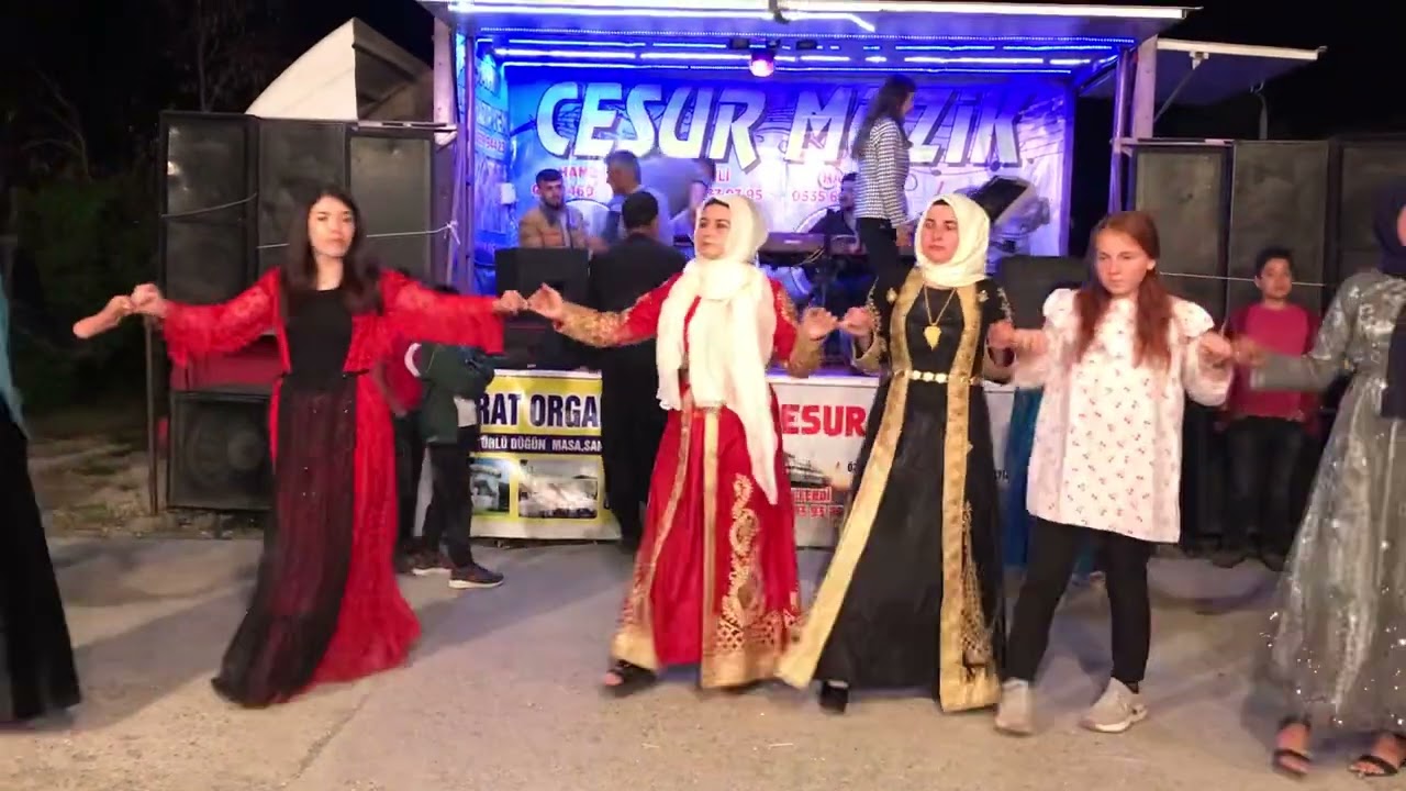 FOTO MEHMET 📸🎶 CESUR MÜZİK ESKİN SAM KÖYÜNDE BULUT VE YEMEZ AİLESİNİN KINA GECESİNDE..