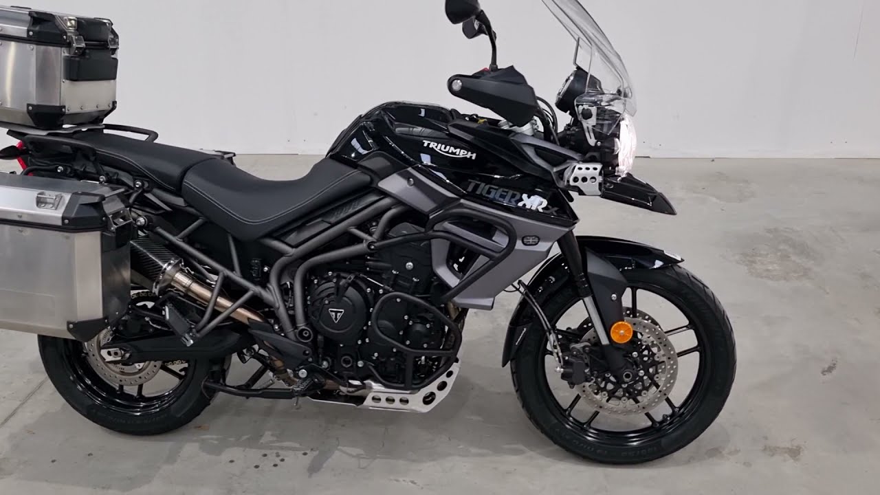 Triumph Tiger 800 XRX 2017 - Scorpion Exhaust - Completely Motorbikes