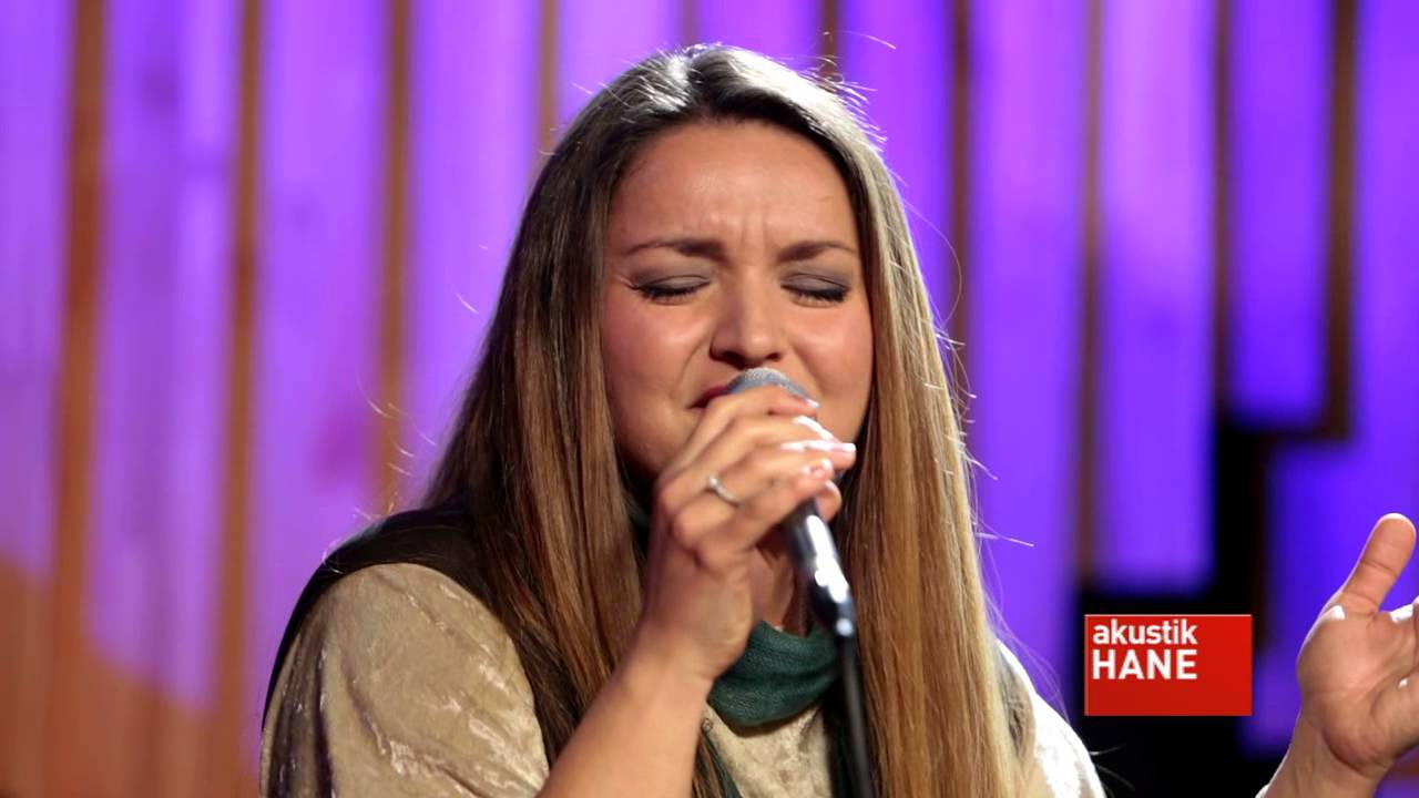 Jülide Özçelik - Şu Yalta'dan Taş Yükledim / #akustikhane #sesiniac