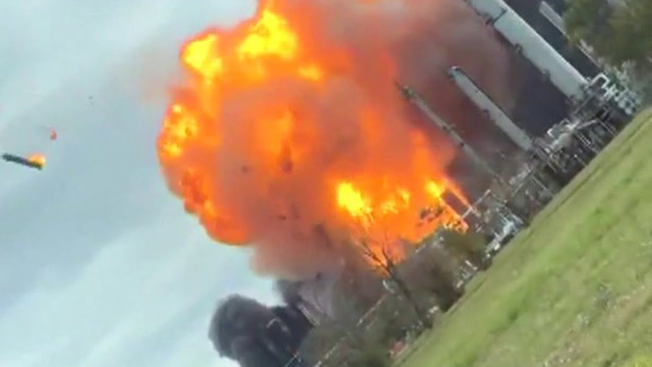 Explosion seen at Port Neches chemical plant