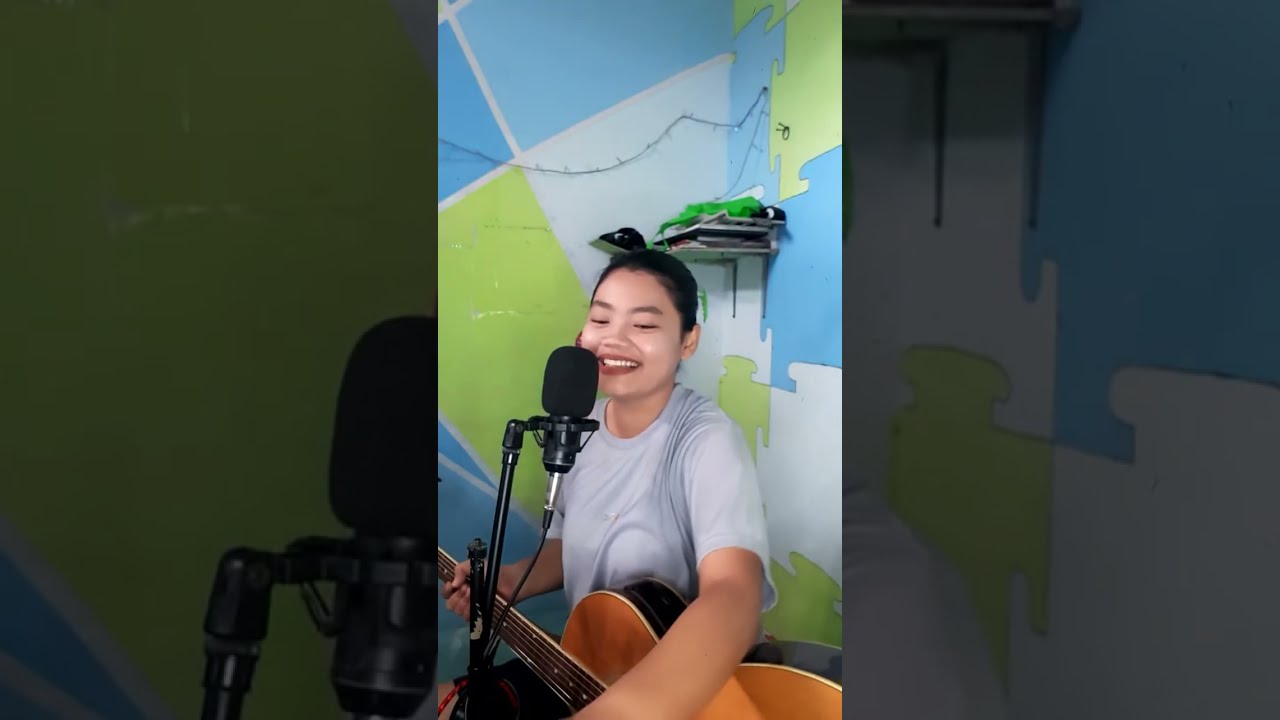 ADINDA RAHMANIA sedang live sekarang!