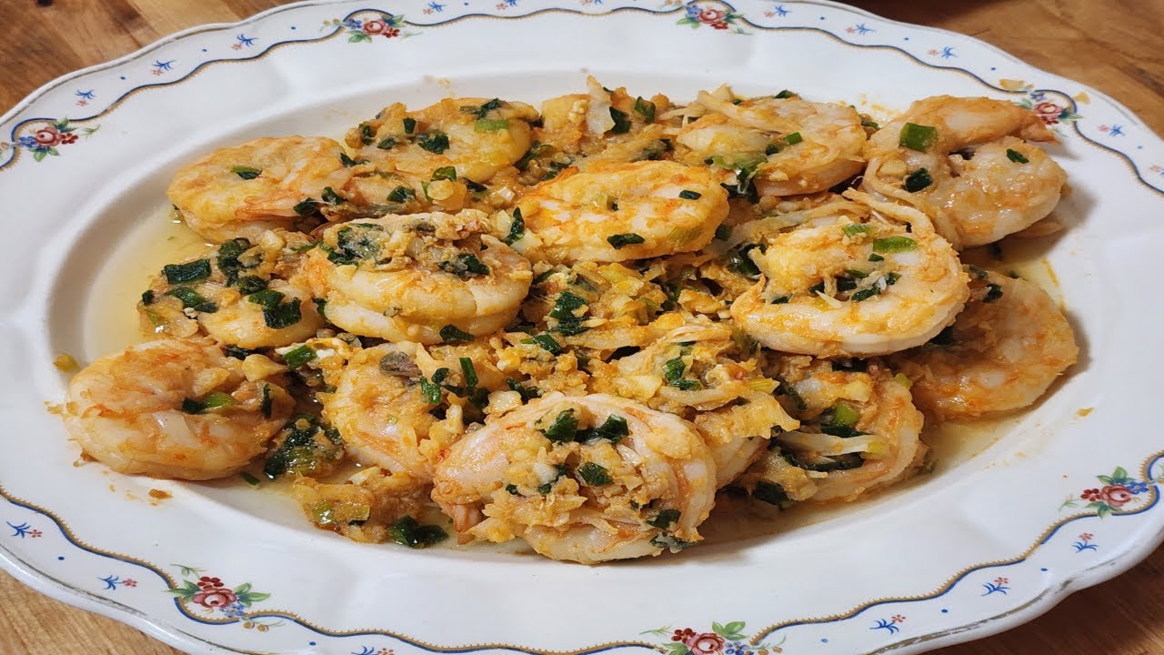 Креветки по-вьетнамски и обжаренный шпинат