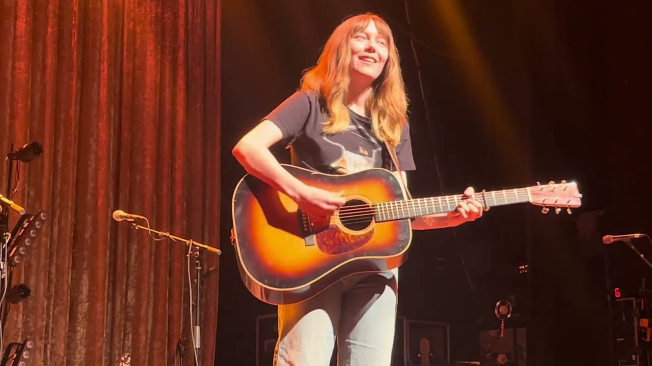 Molly Tuttle solo (VIP set) ‘’Listen to the Radio’’ 5/11/24 The Majestic Theatre - Detroit, Michigan
