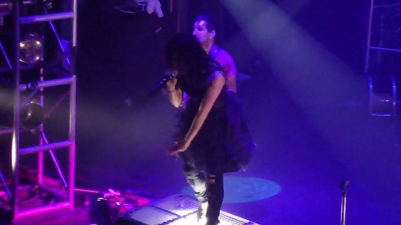 Flyleaf - Circle (Live NYC)