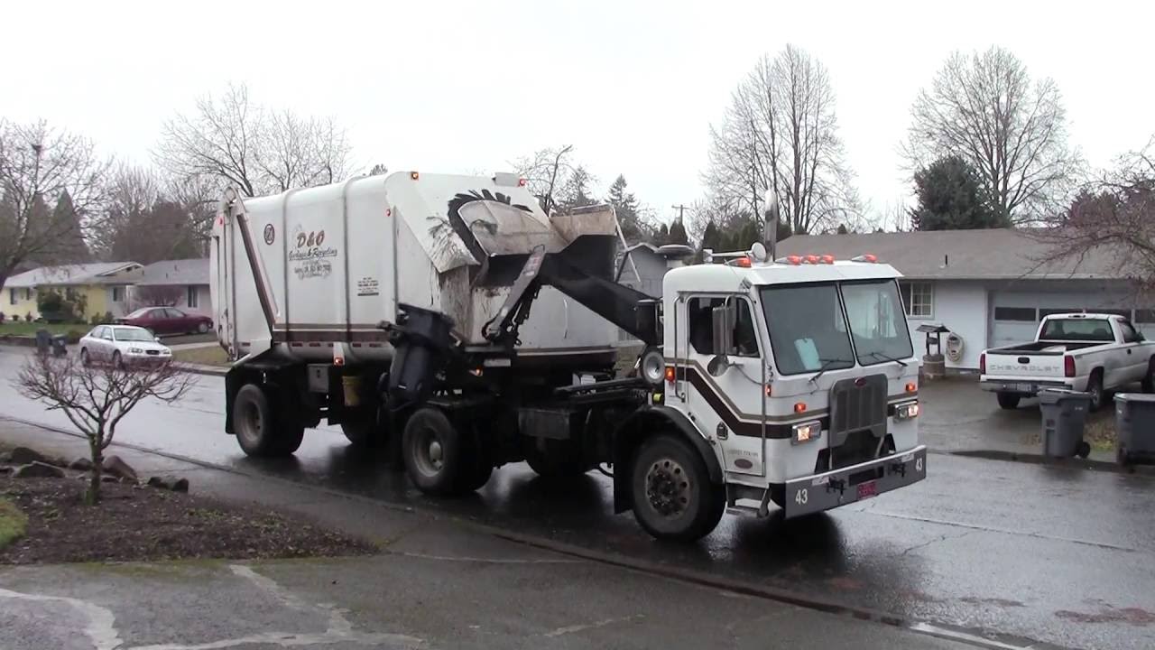 D&O & Valley - Peterbilt 320 Heil Starrs