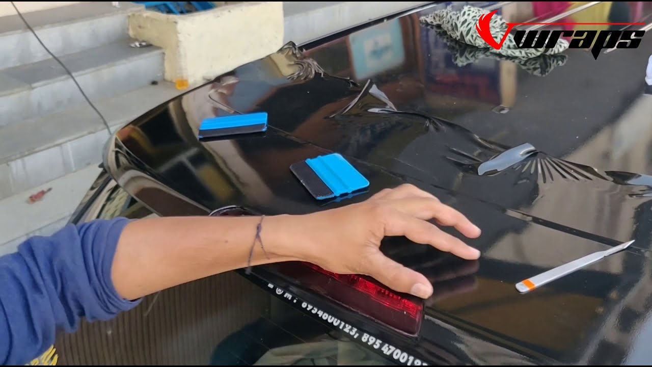 Jeep Compass Rooftop Vinyl Wrapping Ultra Gloss Black | Vwraps Sikar |
