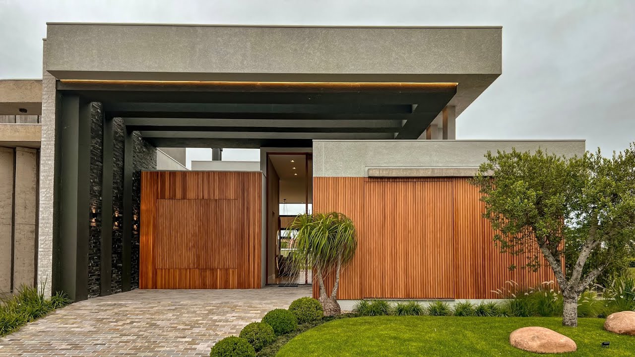 CASA TÉRREA SUPER LUXUOSA NO CONDOMÍNIO FECHADO QUE MAIS SE VALORIZA EM CAPÃO DA CANOA/RS!