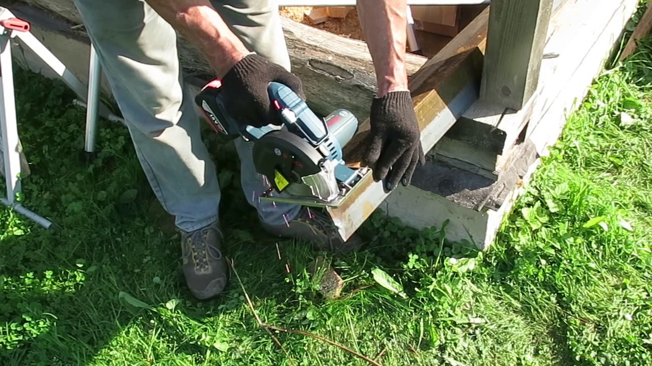 Аккумуляторная пила по металлу GKM 18 V-LI - небольшой тест.