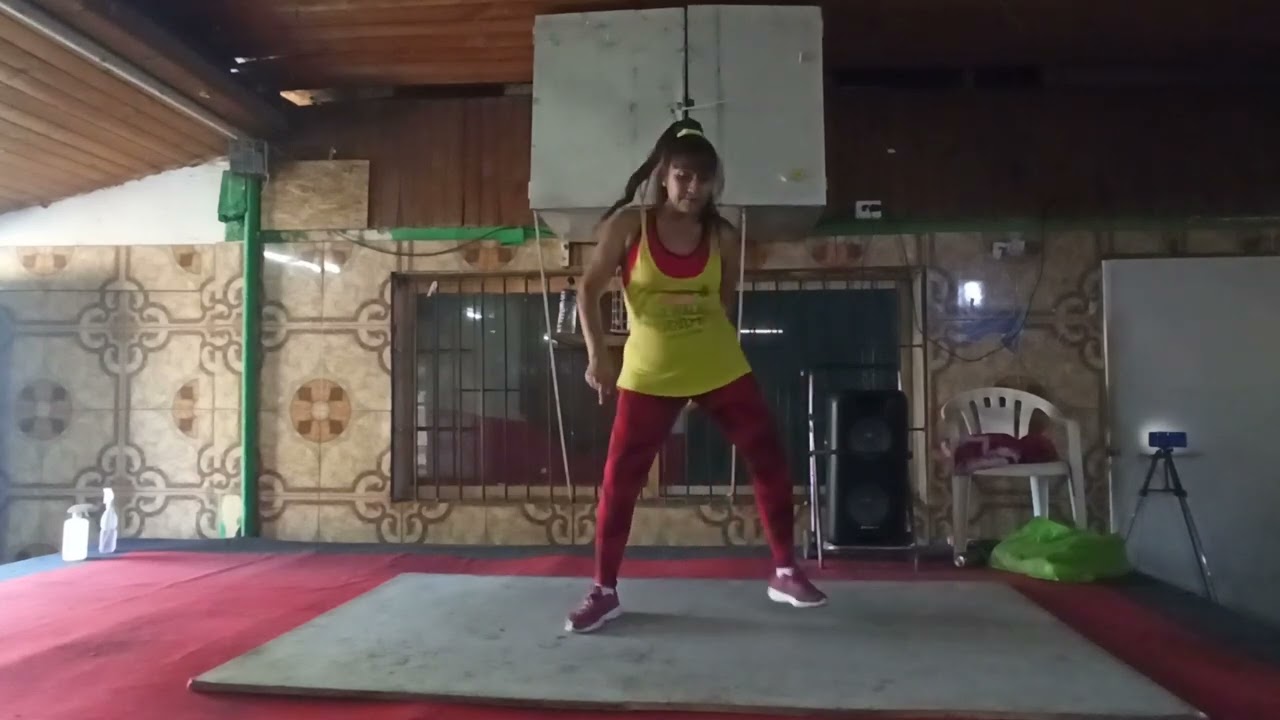 Baile entretenido 4a Lunes 12 de Diciembre 2022 profesora Angela Sierra Club 120 lo espejo